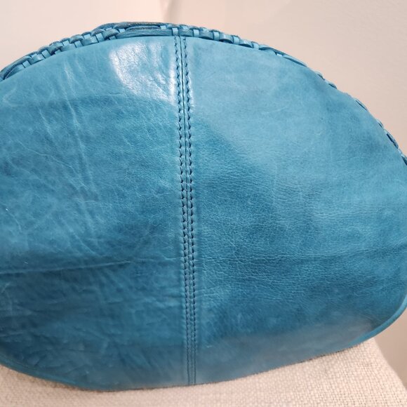 NEW Hobo Genuine Leather crossbody - Picture 5 of 6